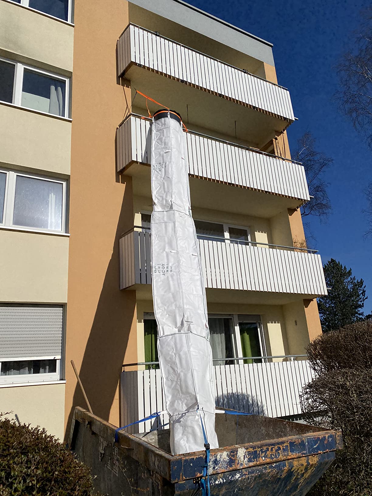 odlagalni kanal balkon gradbeni odpadki